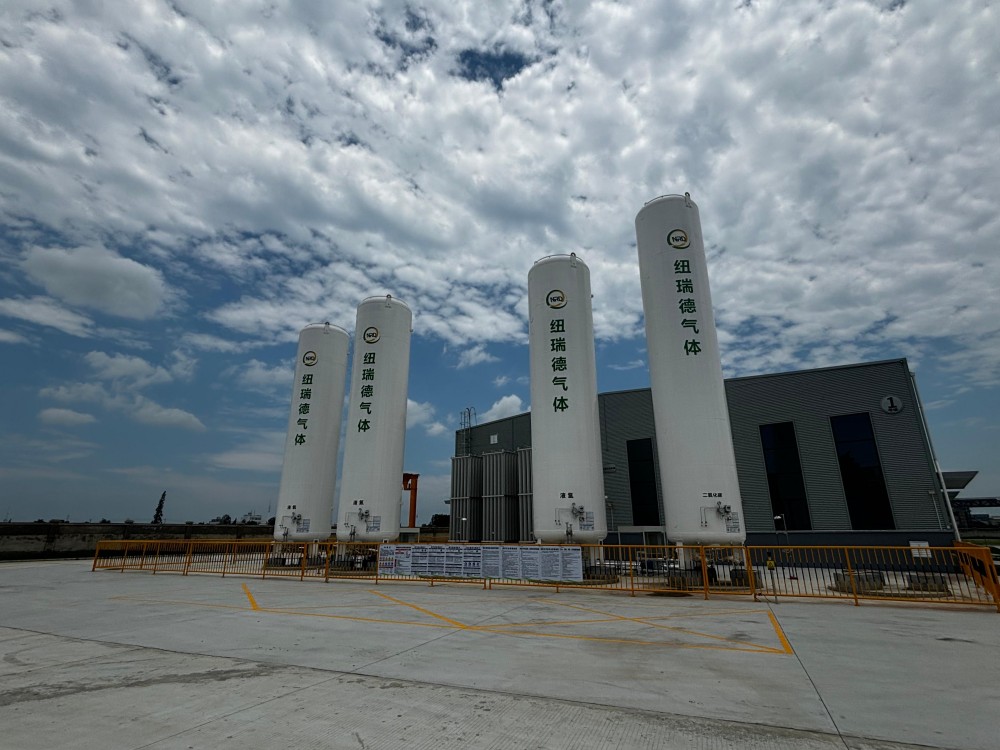 Safe storage and transportation of special gases