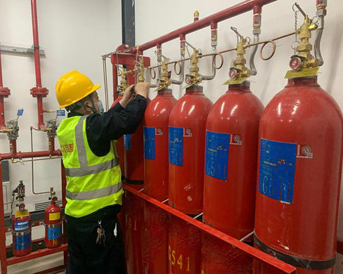 Difluoromethane is a commonly used firefighting gas